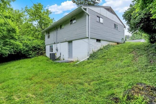 Building Photo - 2810 Limestone Dr