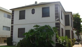 Building Photo - 1032 N Croft Ave