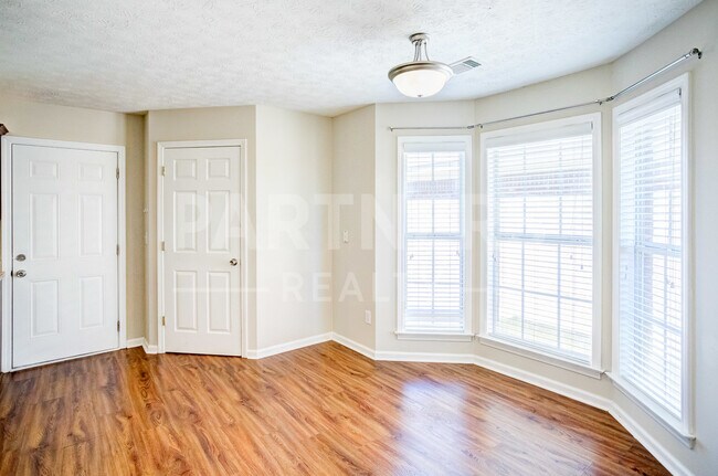 Building Photo - 1336 Cameron Ct