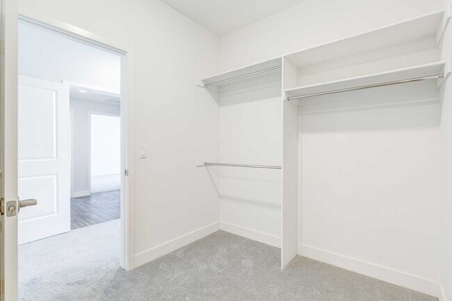 Building Photo - Moderno NOHO Apartments