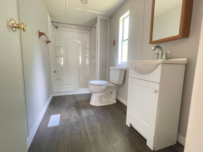 Building Photo - Lovely Home is Quiet Southwest Jacksonvill...