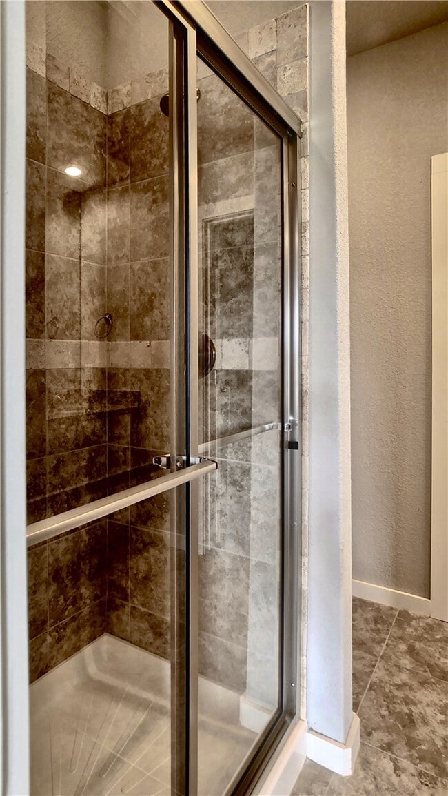 Building Photo - 1690 N Izard Ln