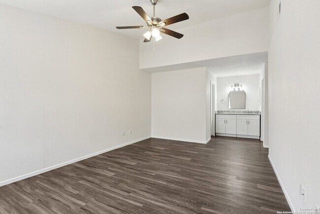 Building Photo - 349 Harmony Ct