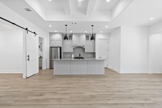 Building Photo - 5036 Mooney Fls Dr