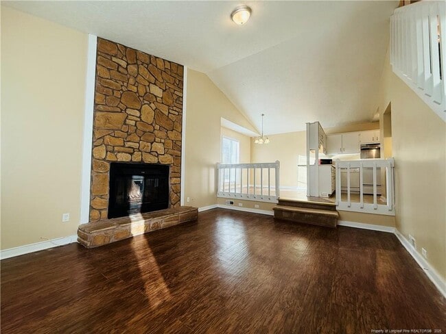 Building Photo - 824 Danish Dr