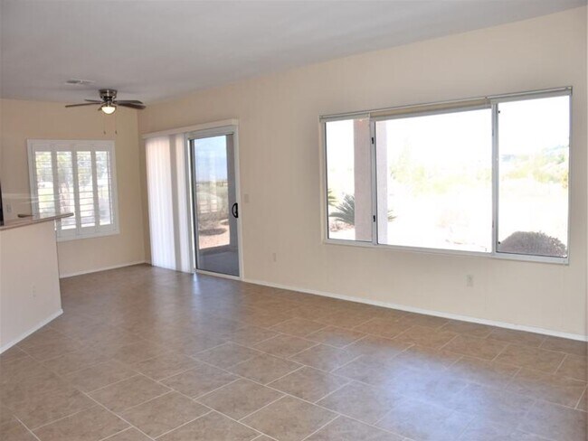 Building Photo - Stunning 2 bedroom Jefferson in Age Restri...