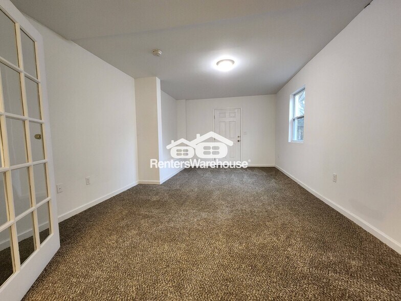 Building Photo - 2125 Bixler Cir