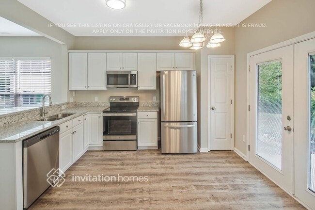 Building Photo - 10437 Roundleaf Dr