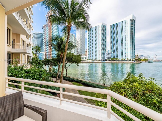 Building Photo - 888 Brickell Key Dr