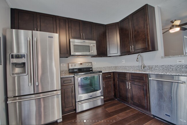 Primary Photo - 163 N Waters Edge Dr