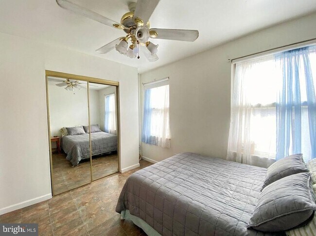 Building Photo - 1625 Page St