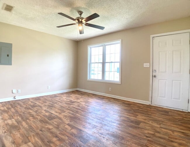 Building Photo - 1112 Keith Ave