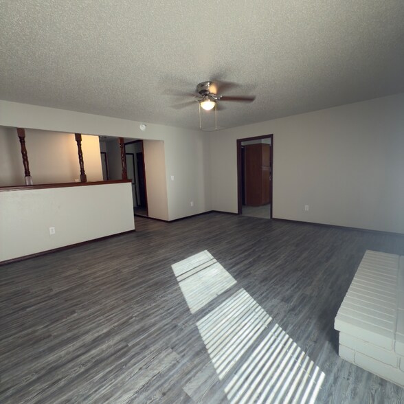 Building Photo - 100 Lochwood Cir