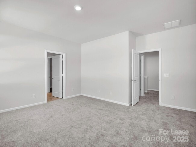 Building Photo - 6147 Snowy Egret Ave