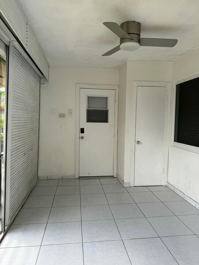 Building Photo - 5300 Washington St