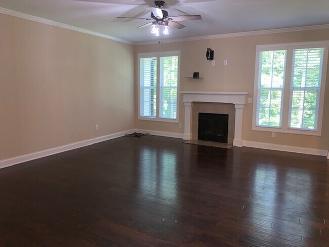 Building Photo - 2486 Golden Forest Dr