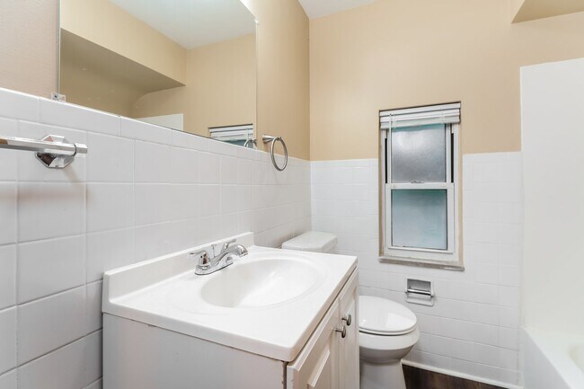 Building Photo - 65 W Bellecrest Ave