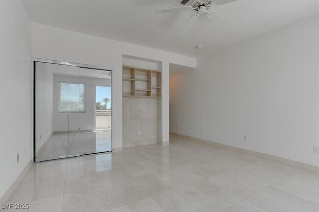 Building Photo - 8953 Diamond Falls Dr