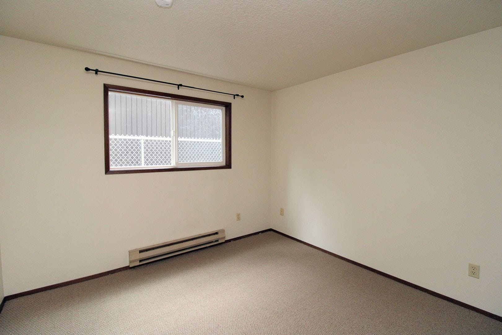 Building Photo - 1680 SE Rex St