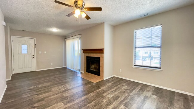 Building Photo - 1 Bedroom unit on Tampico for rent!
