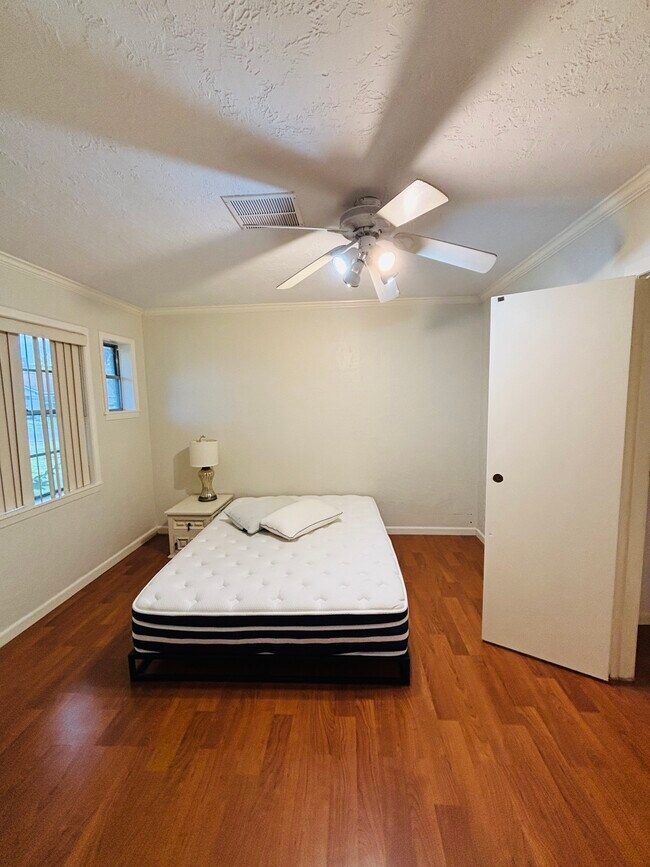 Building Photo - 4901 Timber Ln