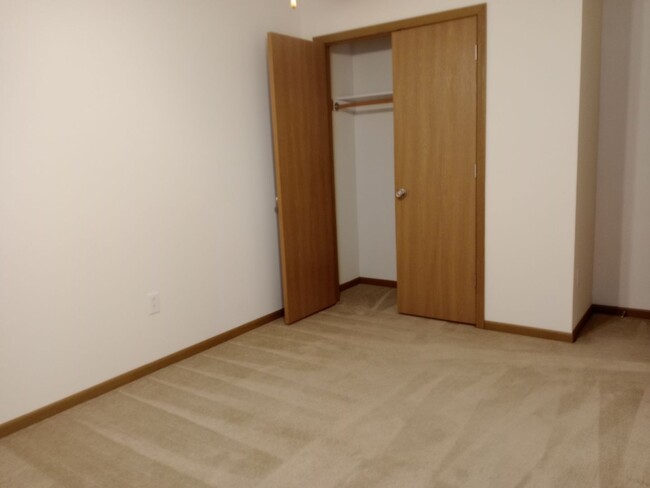 Building Photo - 701-703 Glenstone Dr.