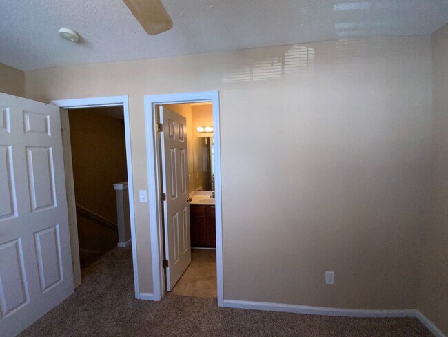 Building Photo - 2 BR 2.5 BA Townhouse Cornerstone Village