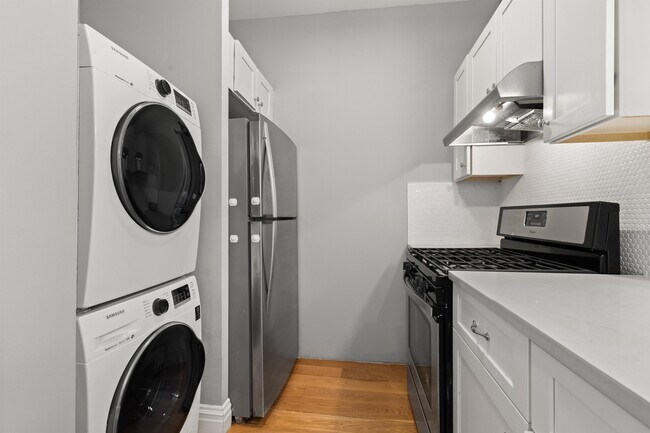 Building Photo - 29 Milton Ave