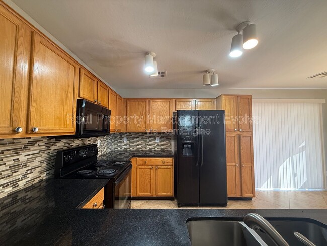 Building Photo - 22621 W Yavapai St