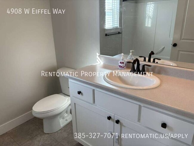 Building Photo - 4908 Eiffel Wy