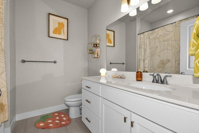 Building Photo - 6826 School House Dr