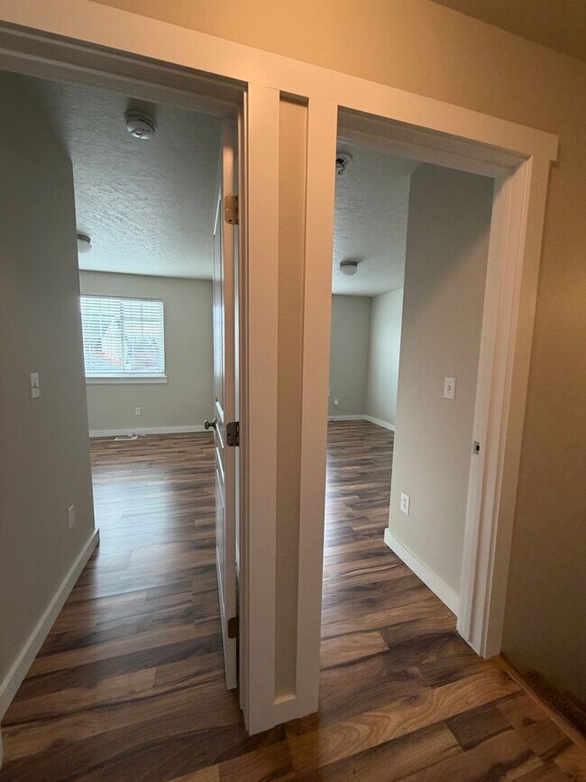 Building Photo - Perfect 4 bed 2.5 ba home in the desirable Sundance Subdiv. off McMillan & Meridian Rd.