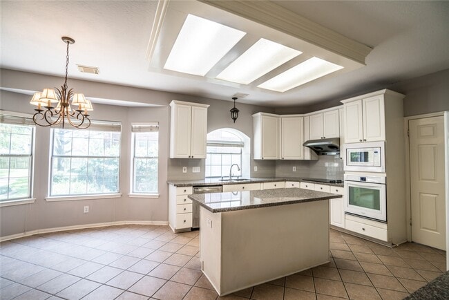 Building Photo - 7110 Adobe Ct