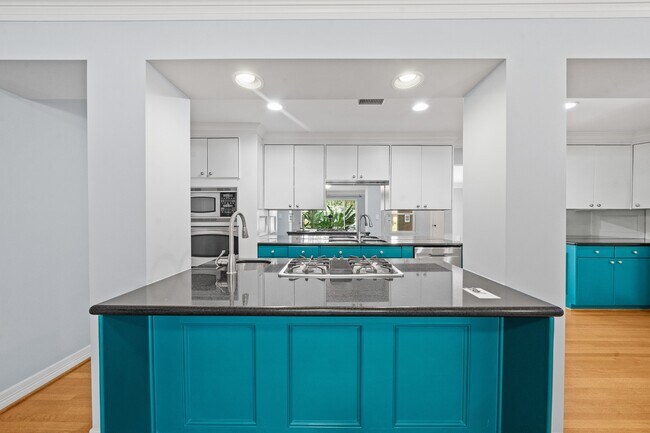 Building Photo - 6031 Moonmist Dr