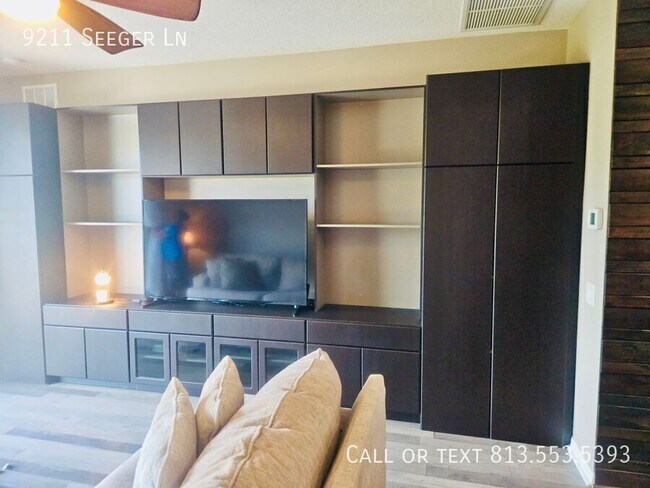 Building Photo - 9211 Seeger Ln