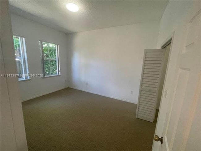 Building Photo - 3421 SW 25th St