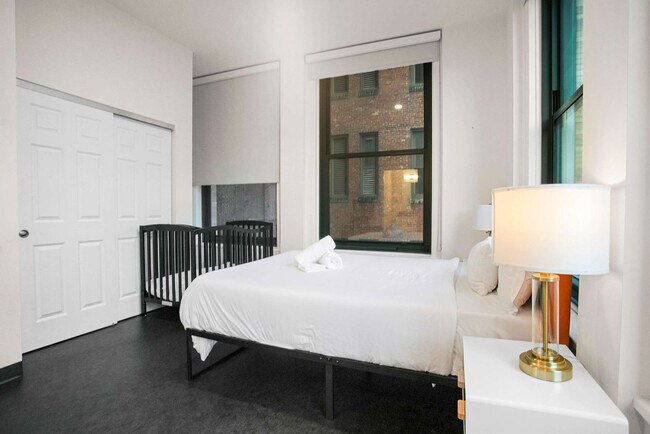 Building Photo - 209 9th St