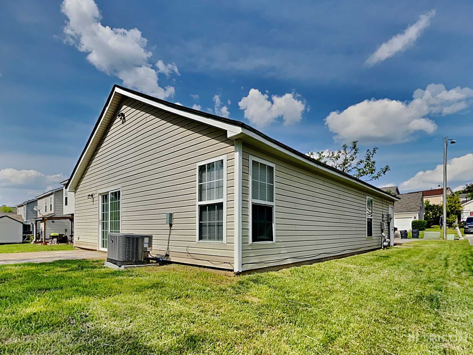 Building Photo - 6213 McIntyre Ridge Dr