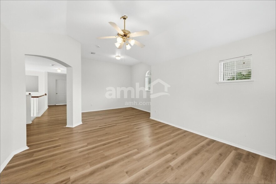 Building Photo - 2112 Lake Fork Ln