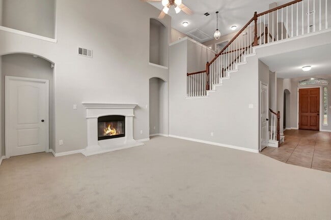 Building Photo - Stonebridge Ranch Beauty