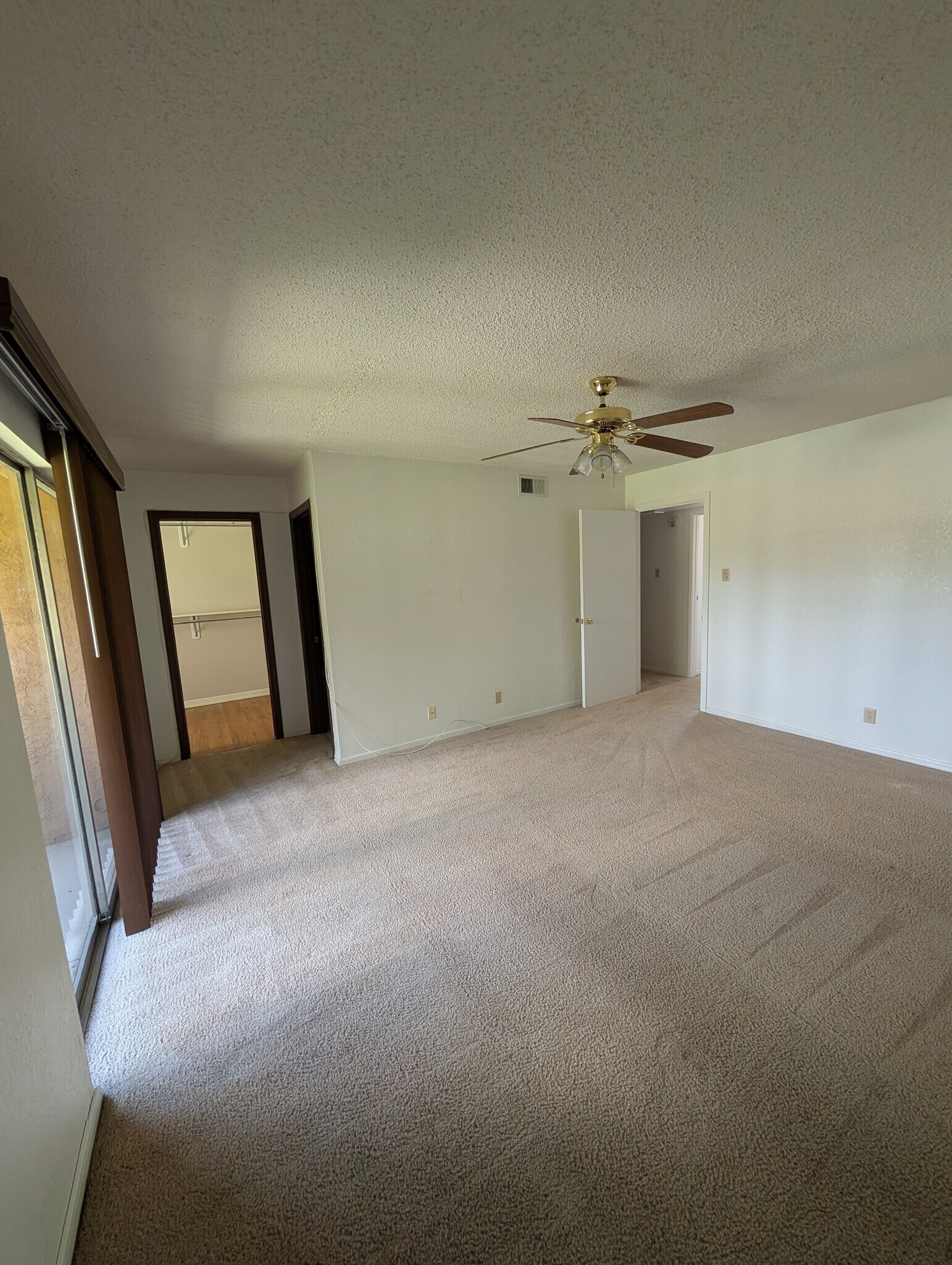 Building Photo - 1644 Lomaland Dr