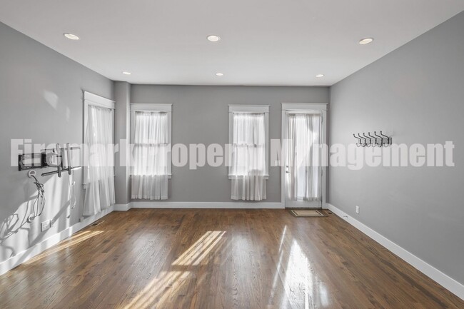 Building Photo - *MOVE IN SPECIAL: HALF OFF FIRST MONTHS RE...