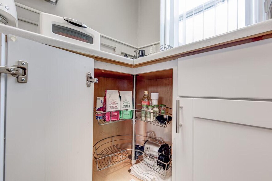 Building Photo - 5721 Wadsworth Bypass