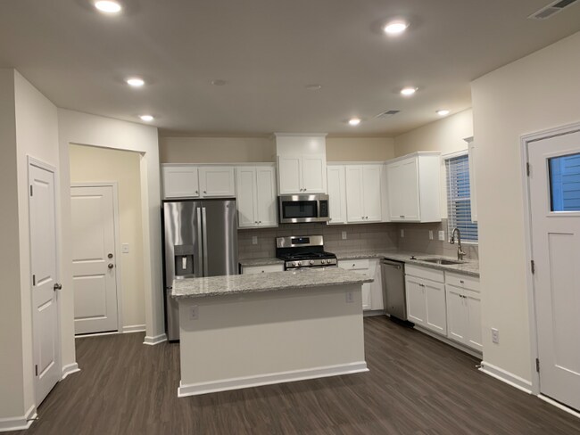 Building Photo - 8138 Ramsburg Dr