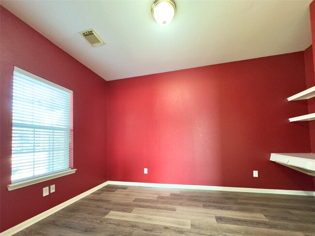 Building Photo - 1902 Winding Hollow Dr