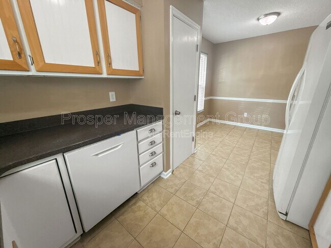 Building Photo - 8108 Halifax Way