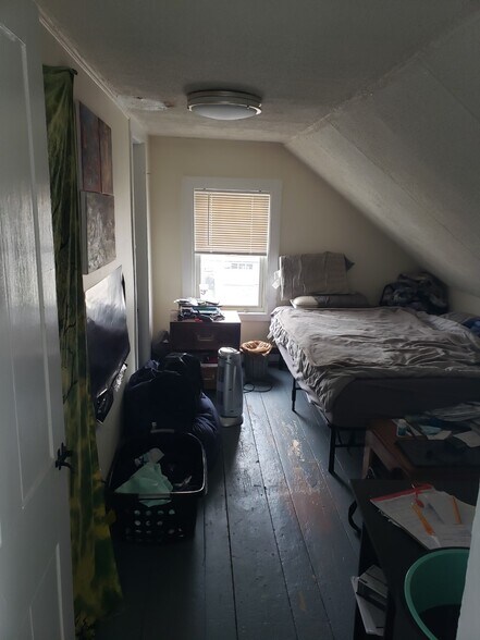 Building Photo - 48 Fourth St