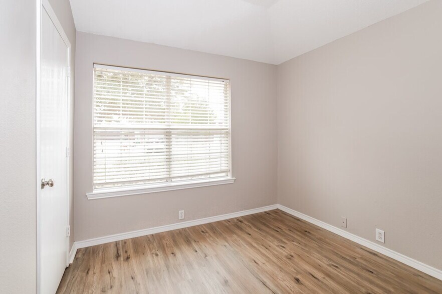Building Photo - 3316 Bentgate Ct