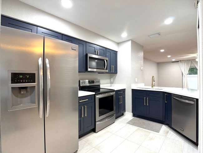 Building Photo - 4815 Walden Cir