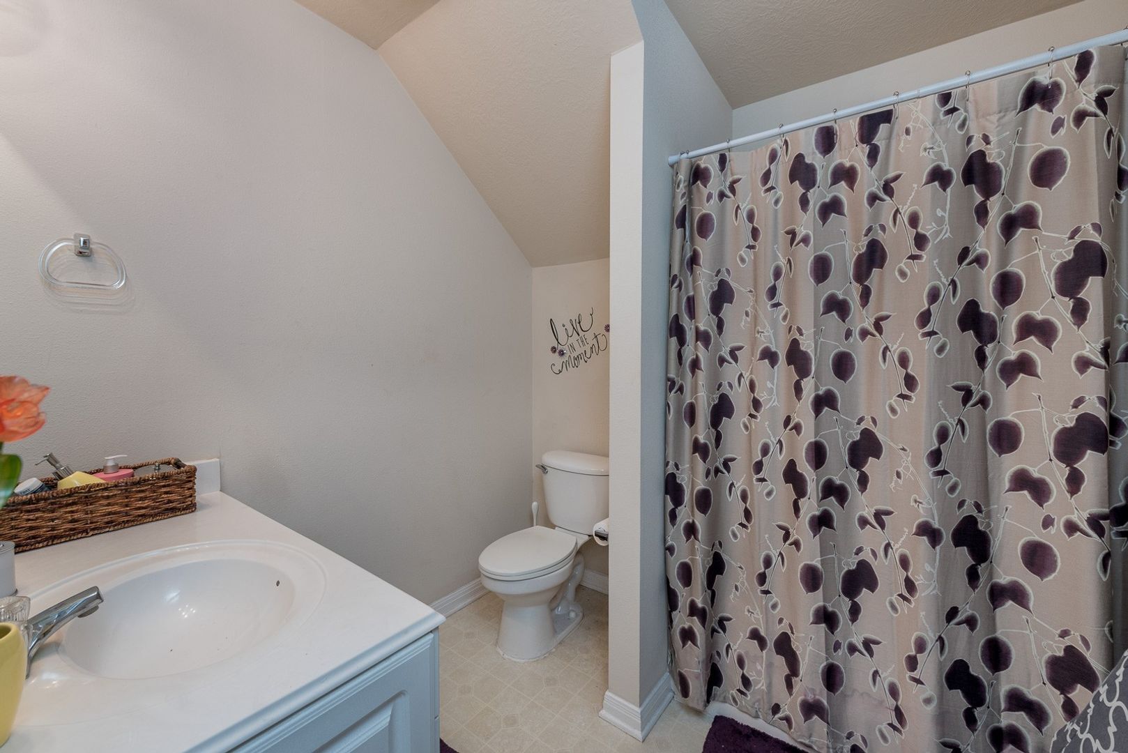 Building Photo - AUGUST PRE-LEASE Beautiful 3 Bed, 3.5 Bath Minutes from Campus!